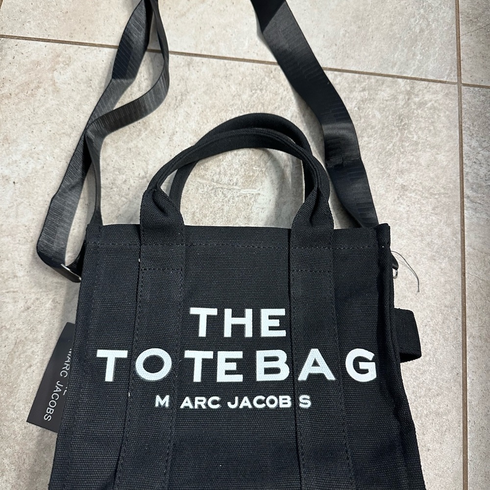 The Small Tote Bag 🖤
